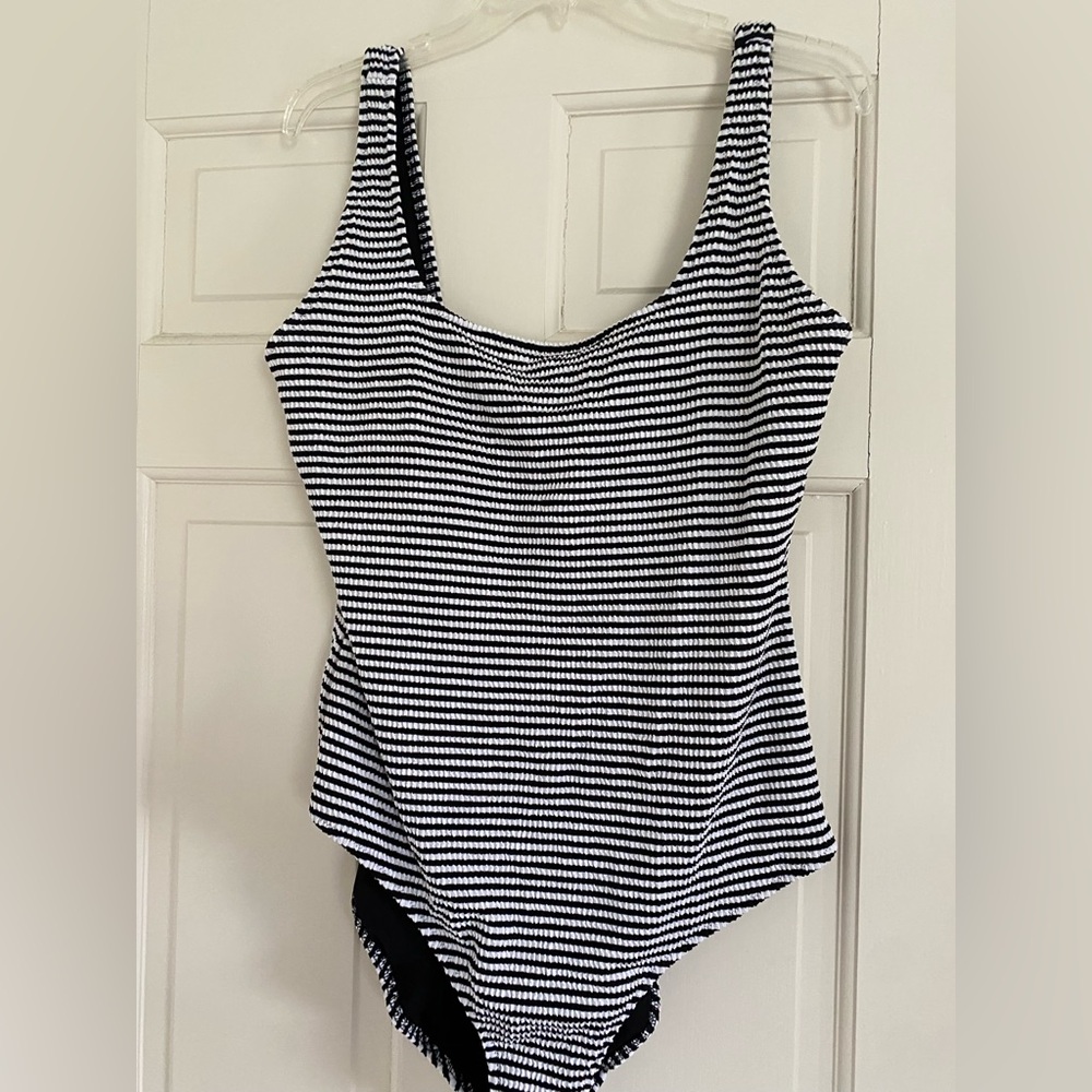 Aerie NWOT Striped Black and White Swimsuit